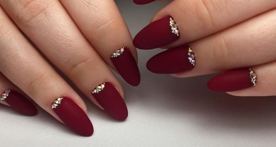 Buy Secret Lives Acrylic Press on Designer Artificial Nails Extension  Reddish Maroon Color Golden Glitter Design Fake Nails Design 24 pcs Set  with Kit Online at Best Prices in India - JioMart.